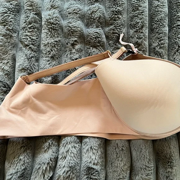 NWT in bag 42C VS Smooth Lightly Lined Full Coverage Bra - Picture 3 of 3